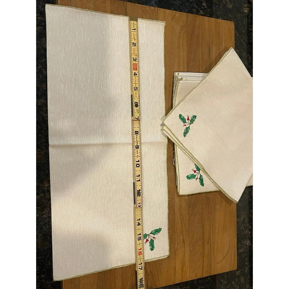 Vintage Holly Embroidered Holiday Napkin Rings
